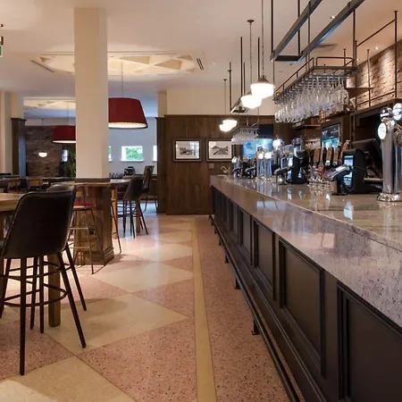 The Old Borough - Wetherspoon Hotel 4*