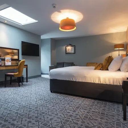 The Old Borough - Wetherspoon 4* Swords