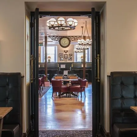 The Old Borough - Wetherspoon 4* Swords