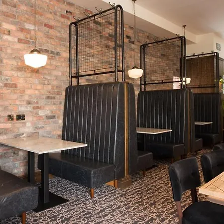 Отель The Old Borough - Wetherspoon