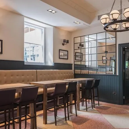 The Old Borough - Wetherspoon 4* Swords
