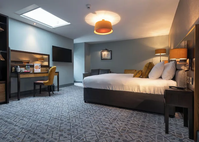 The Old Borough - Wetherspoon 4* Swords