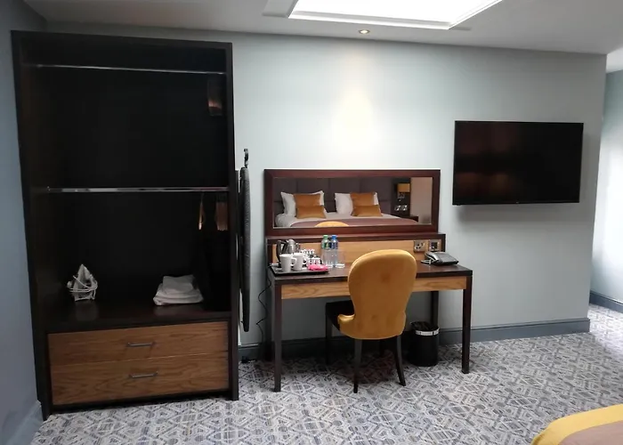 The Old Borough - Wetherspoon Swords